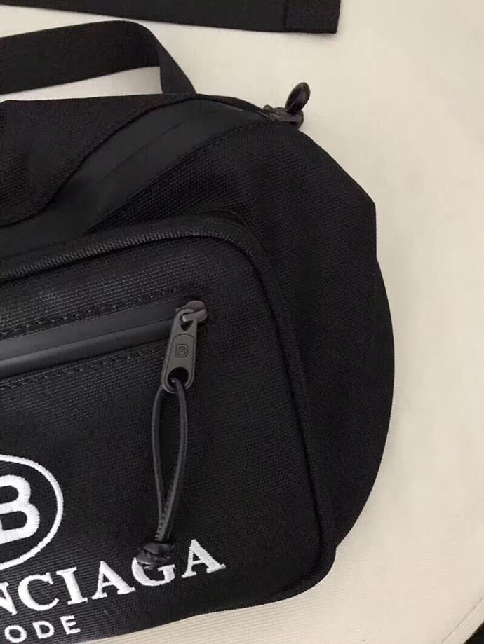 BALENCIAG巴黎世家 胸包 腰包  BL1707